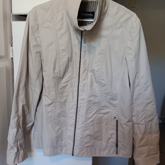 Stylish coat for women - Picture 5 of 5